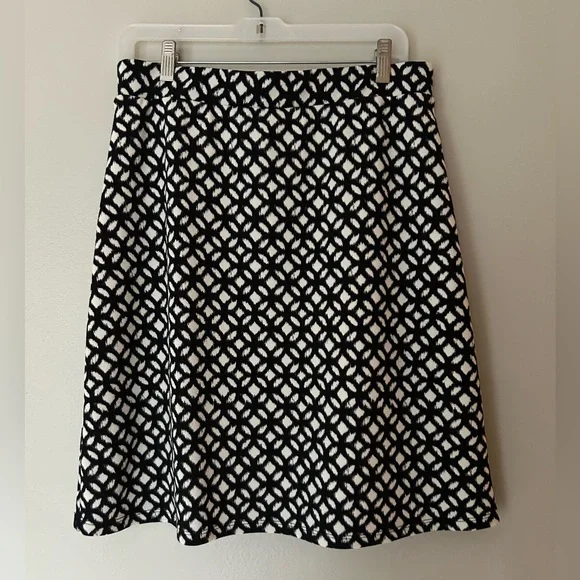 Le Lis Women's A-Line Skirt W/Zip Pockets Size L - Picture 2 of 9